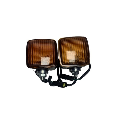 Z8610-12000 Đèn đầu phổ quát 12-24V Đèn quay cho xe nâng Mô hình CPC D 10-100