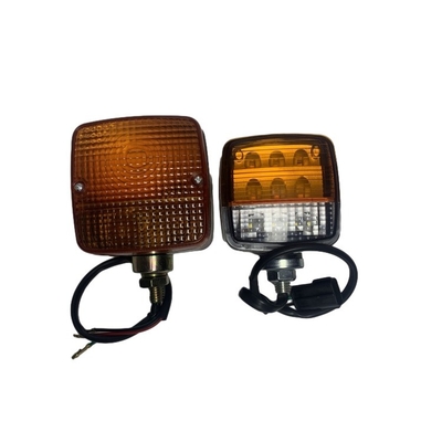 Z8610-12000 Đèn đầu phổ quát 12-24V Đèn quay cho xe nâng Mô hình CPC D 10-100